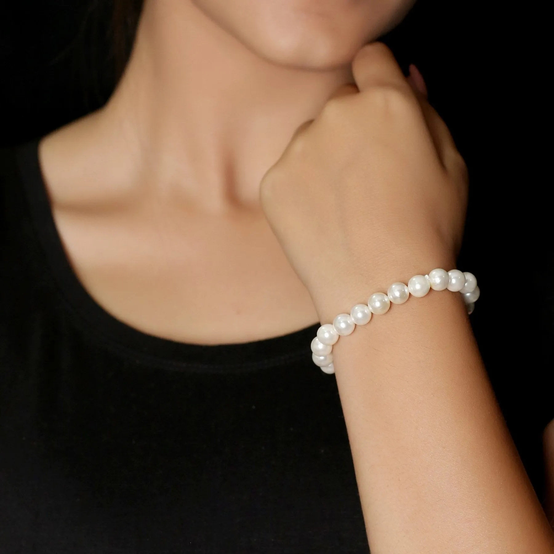 Imeora White 8 mm Shell Pearl Bracelet