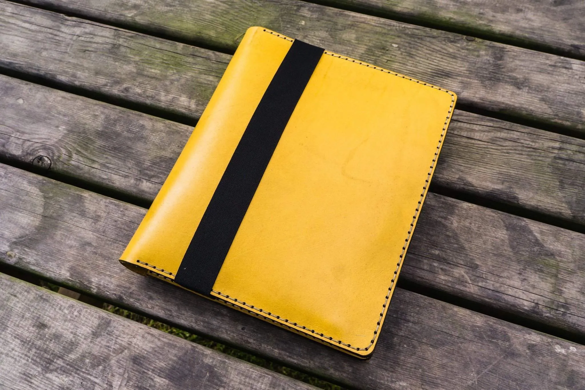 iPad Air/Pro & Extra Large Moleskine Cover - Yellow